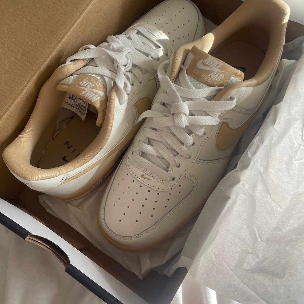 Women's Air Force 1 '07 Sze 9.5 Sail/Sesame-Vintage Green